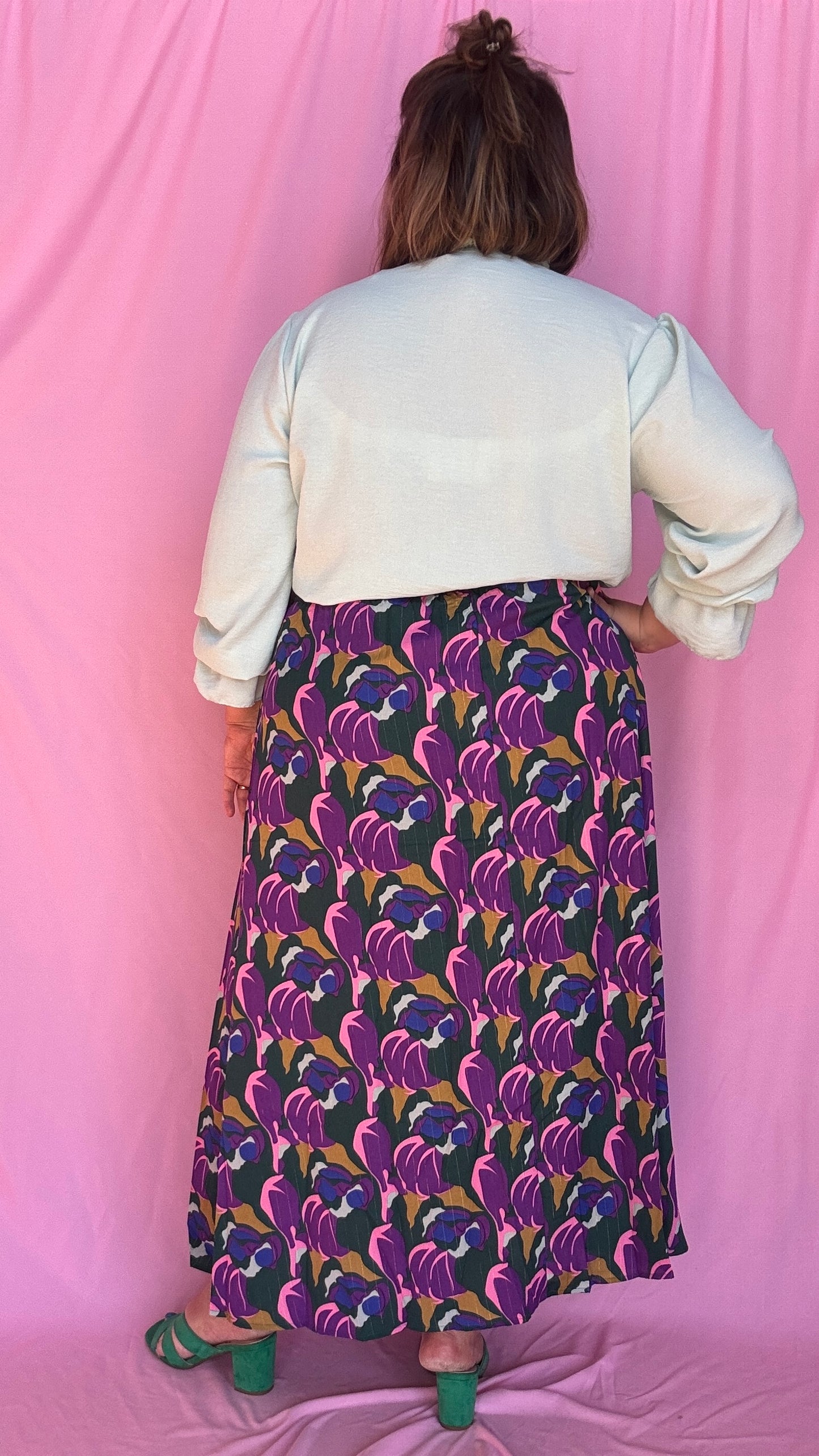 Craquez pour cette blouse grande taille manches longues vert d'eau couleur tendre et féminine qui illumine le teint.