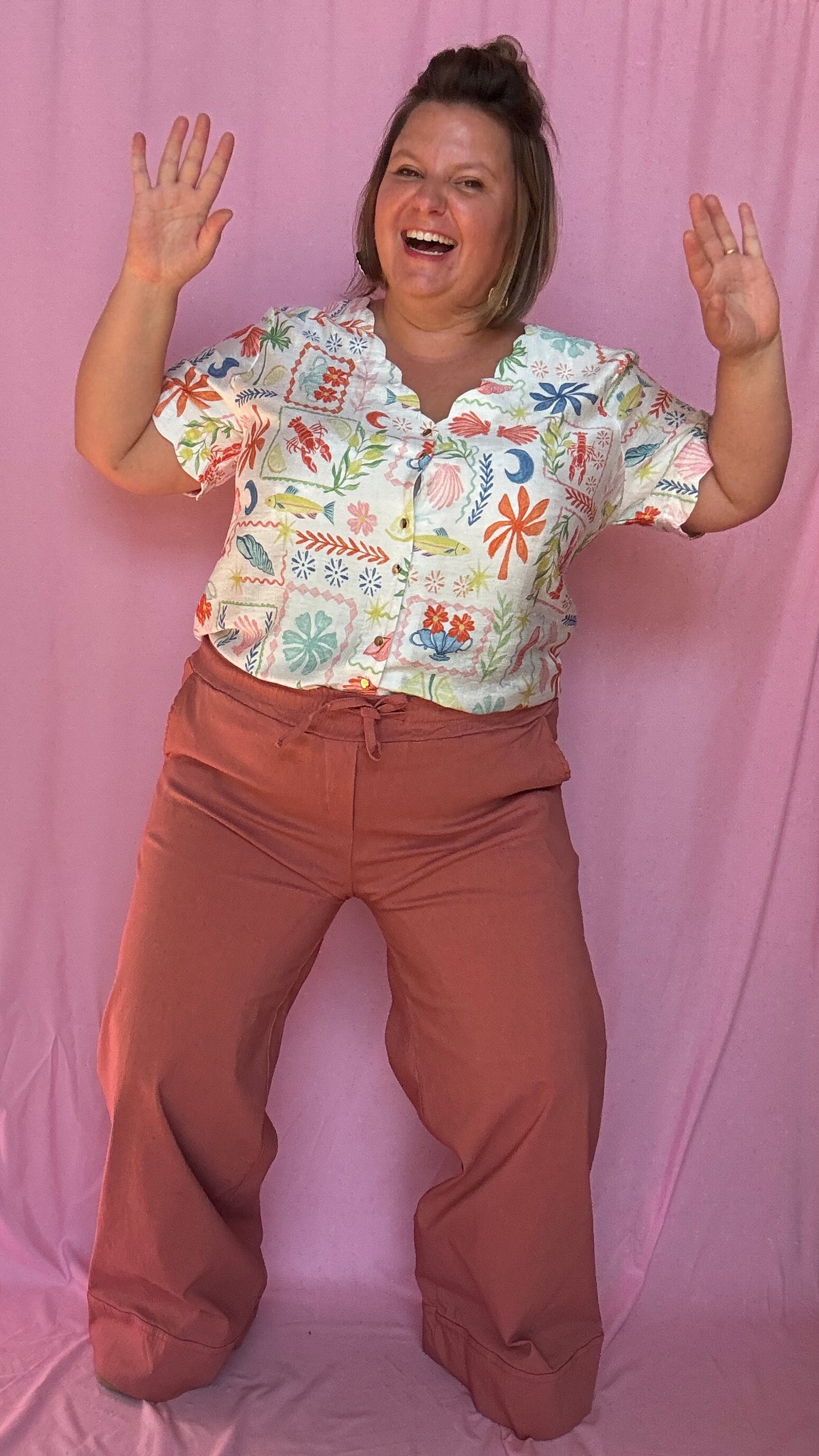 pantalon grande taille vieux rose élégant et confortable au tombé fluide et chic, parfait pour sublimer toutes les morphologies
