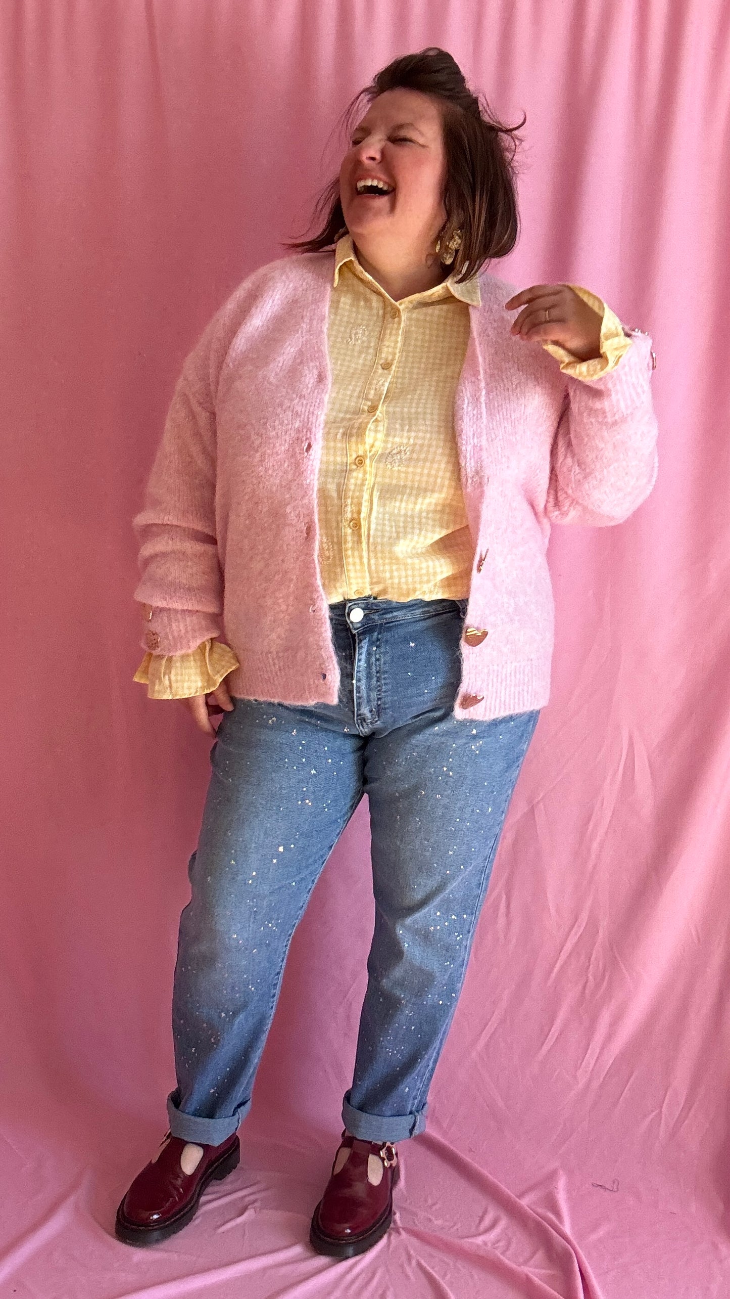 Gilet pull grande taille rose pastel, boutons cœurs dorés devant et manches