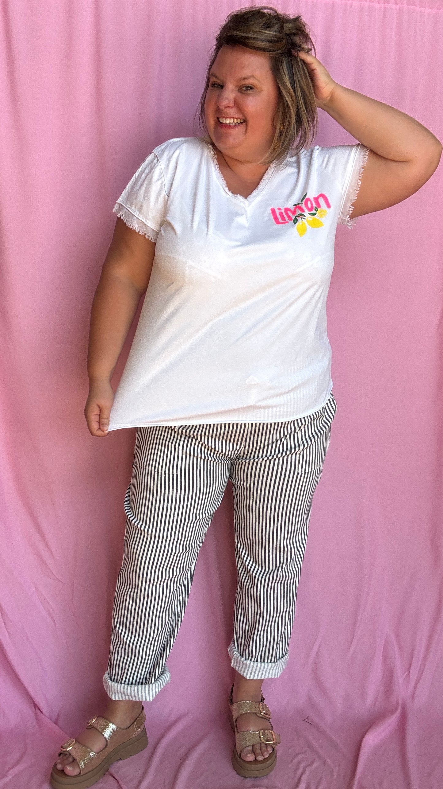 Un tee-shirt grande taille blanc qui respire l'été, la fraîcheur et la bonne humeur , ce modèle Lemoncello apporte une touche fruitée à ton look