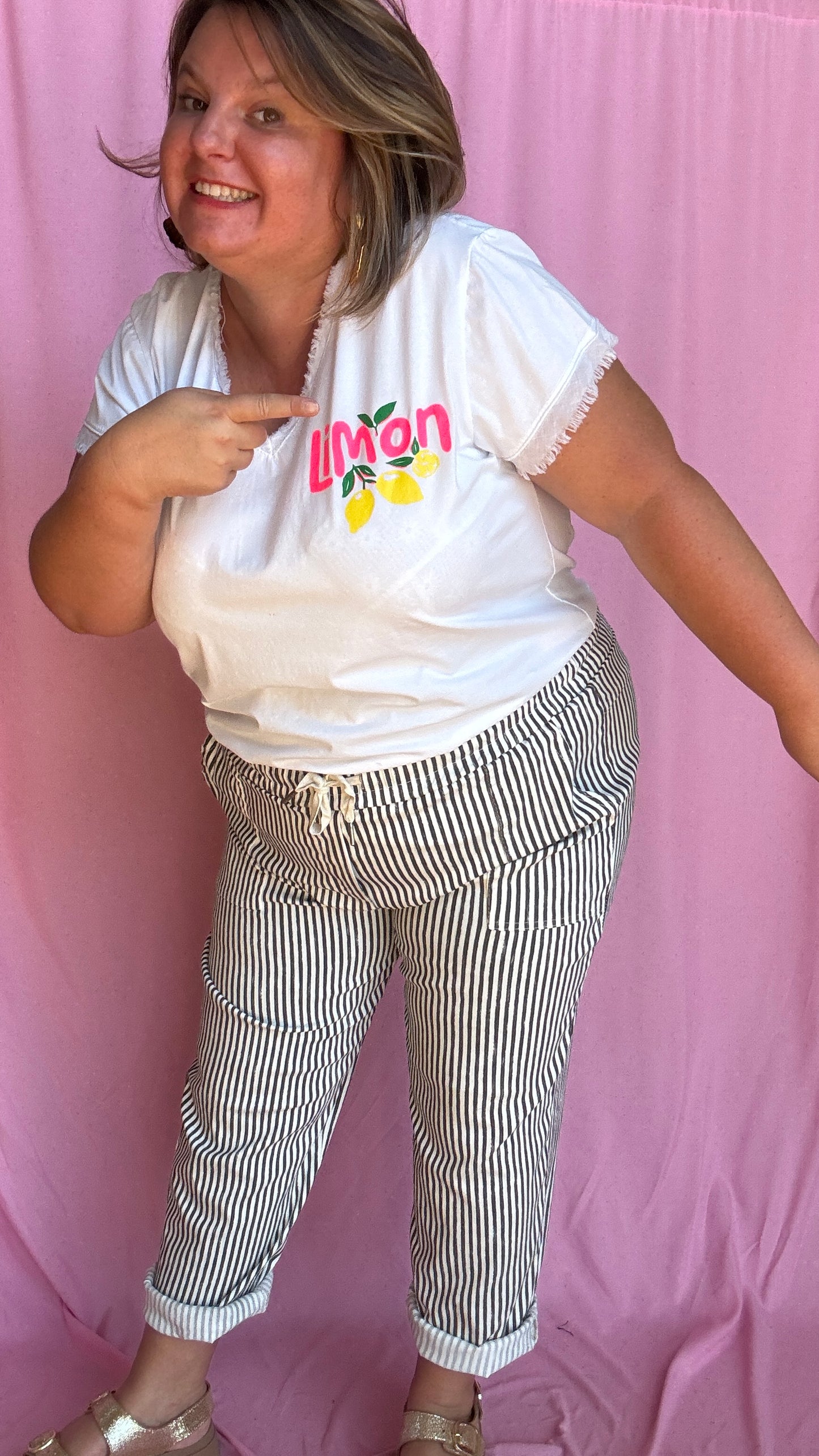 Un tee-shirt grande taille blanc qui respire l'été, la fraîcheur et la bonne humeur , ce modèle Lemoncello apporte une touche fruitée à ton look