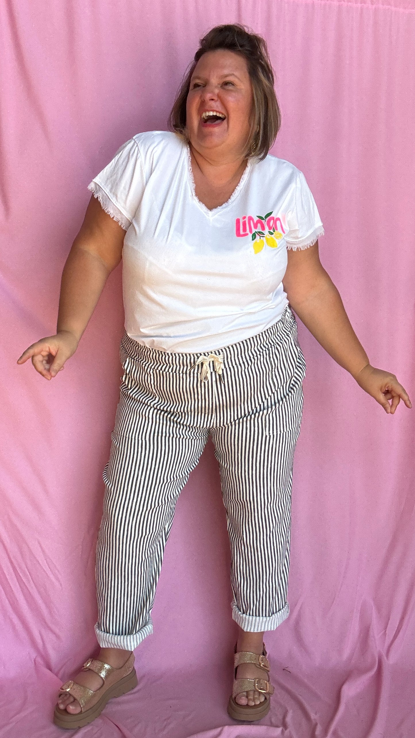Un tee-shirt grande taille blanc qui respire l'été, la fraîcheur et la bonne humeur , ce modèle Lemoncello apporte une touche fruitée à ton look