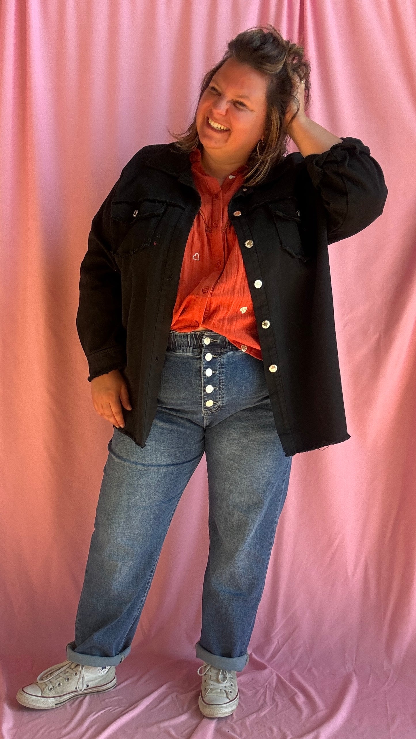 Affirme ton style avec cette veste en jean grande taille mi-longue noir légèrement oversize