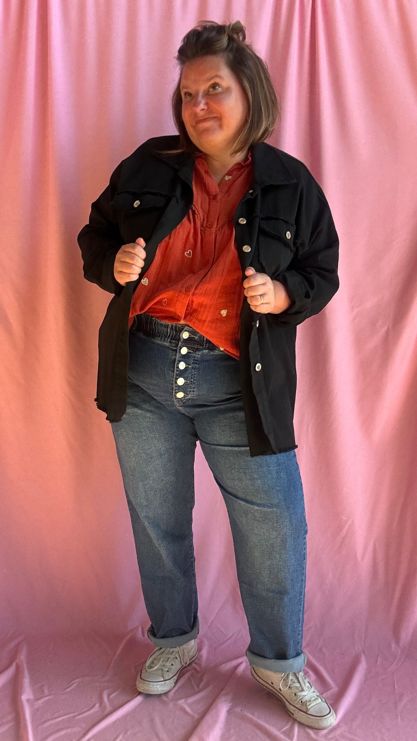 Affirme ton style avec cette veste en jean grande taille mi-longue noir légèrement oversize