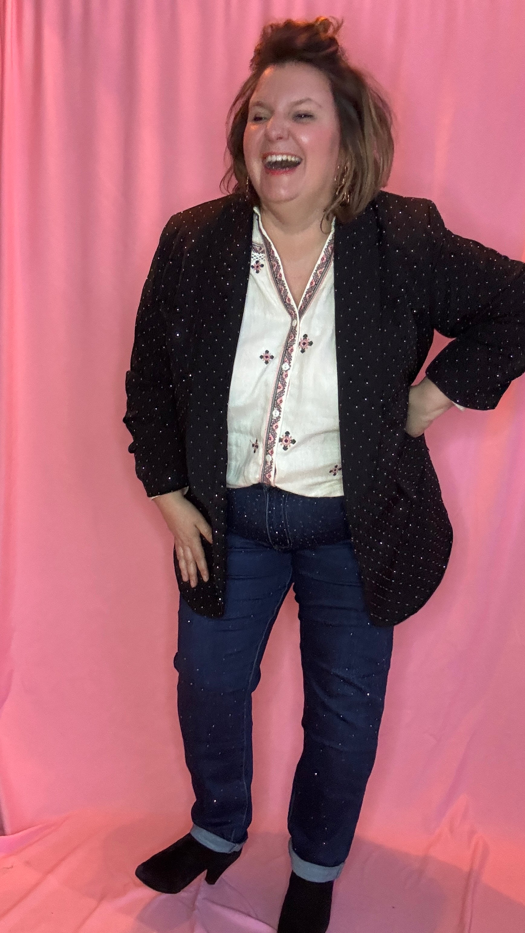 Le blazer grande taille noir détail strass argenté parfait pour transformer n’importe quelle tenue en look wow