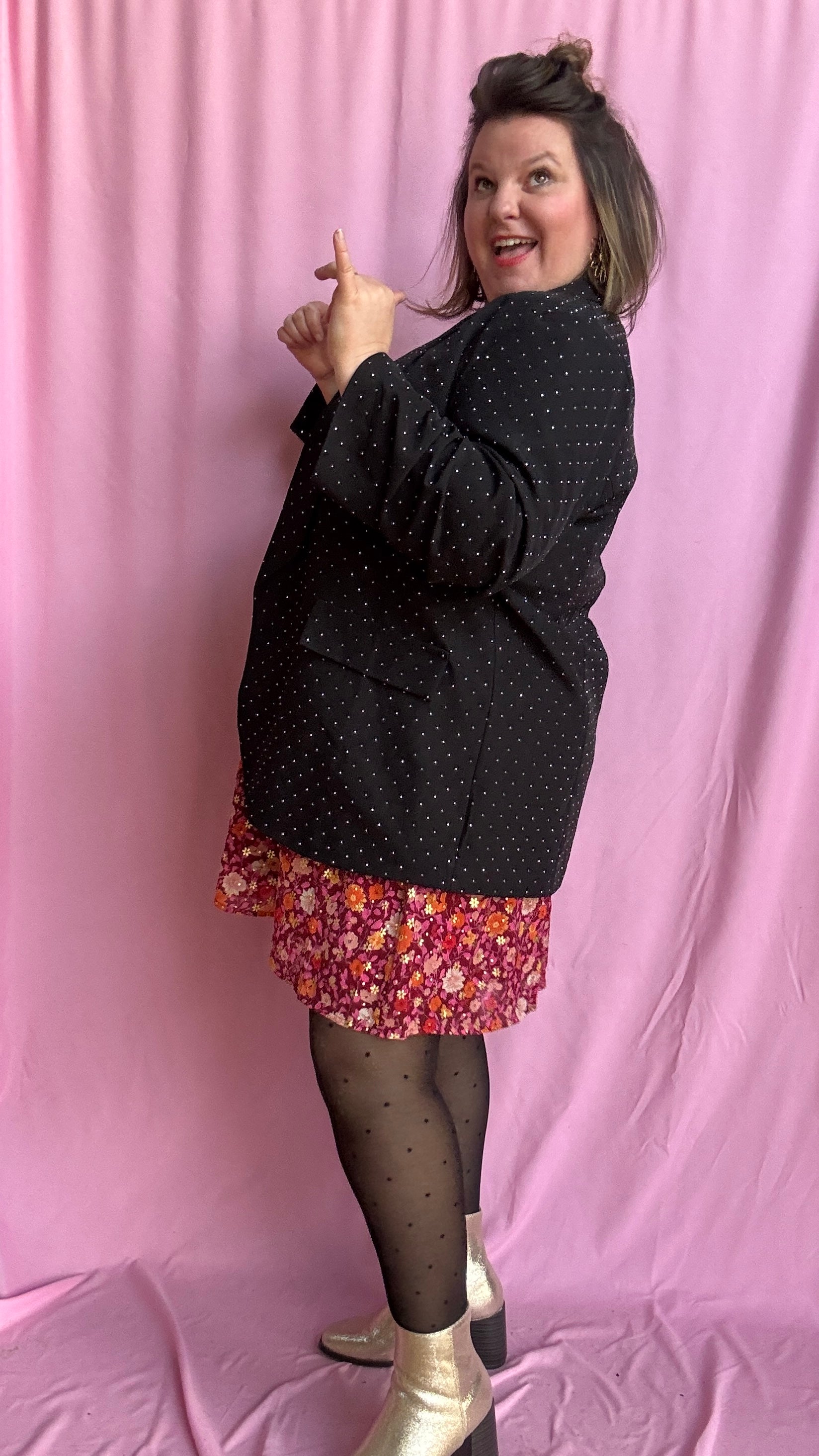 Le blazer grande taille noir détail strass argenté parfait pour transformer n’importe quelle tenue en look wow