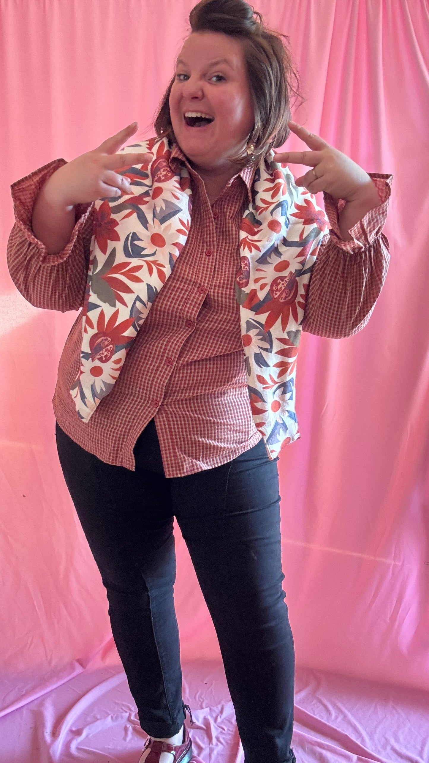 Chemise blouse grande taille carreaux camel, rouille et blanc, manches ballons.