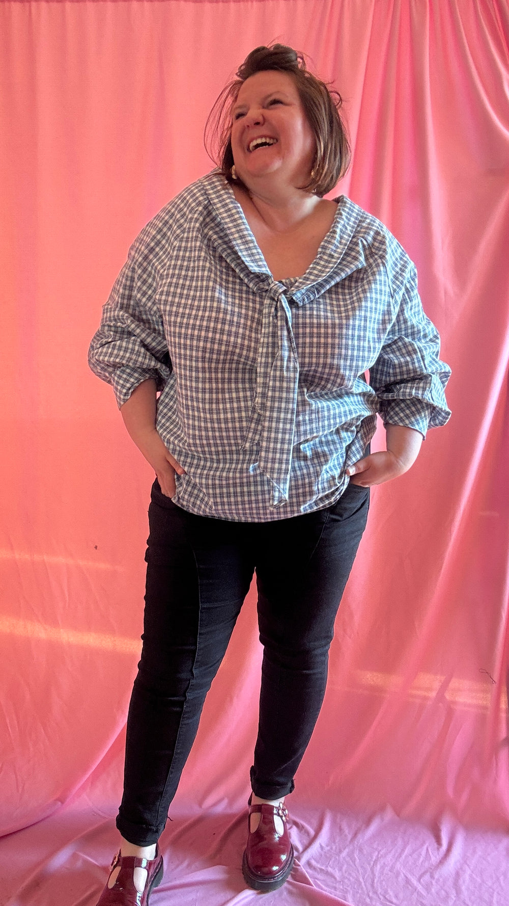 Hélène - blouse grande taille carreaux vichy bleu et blanc oversize col lavalière
