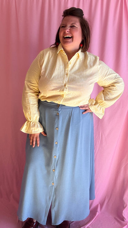 chemise grande taille lumineuse et pleine de bonne humeur motif vichy jaune et blanc manche ballon