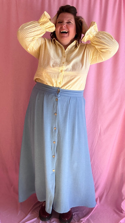 chemise grande taille lumineuse et pleine de bonne humeur motif vichy jaune et blanc manche ballon