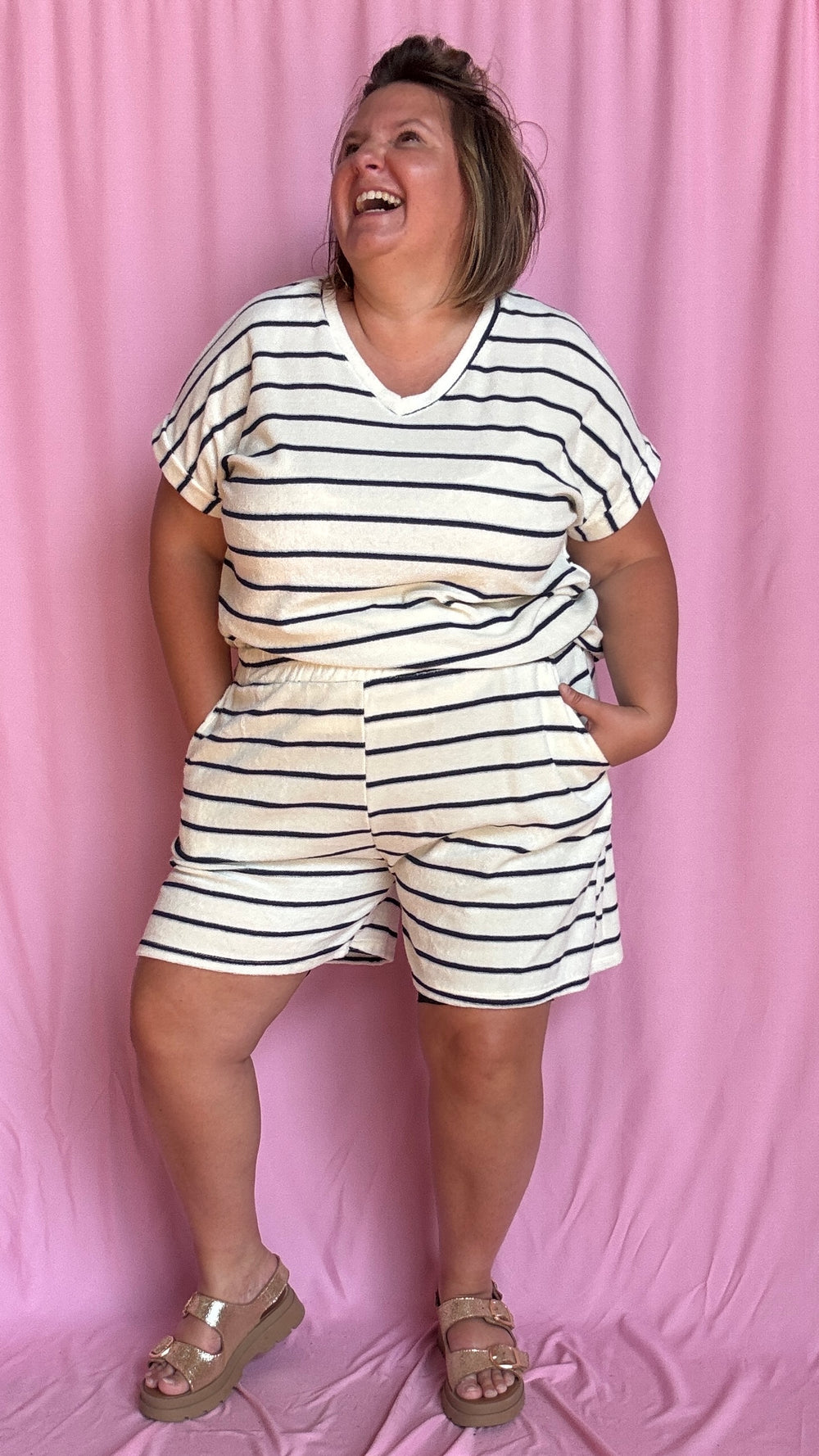 Ensemble Mona - teeshirt et short grande taille en éponge rayé bleu et blanc