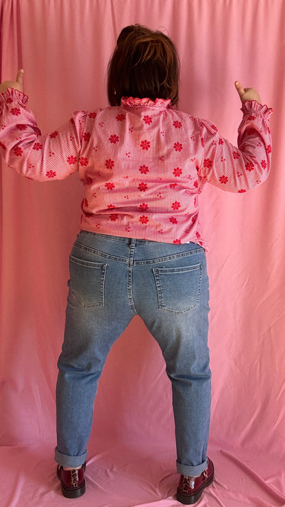 Jean grande taille clair, détails paillettes & papillons, coupe slim mom fit du 44 au 54