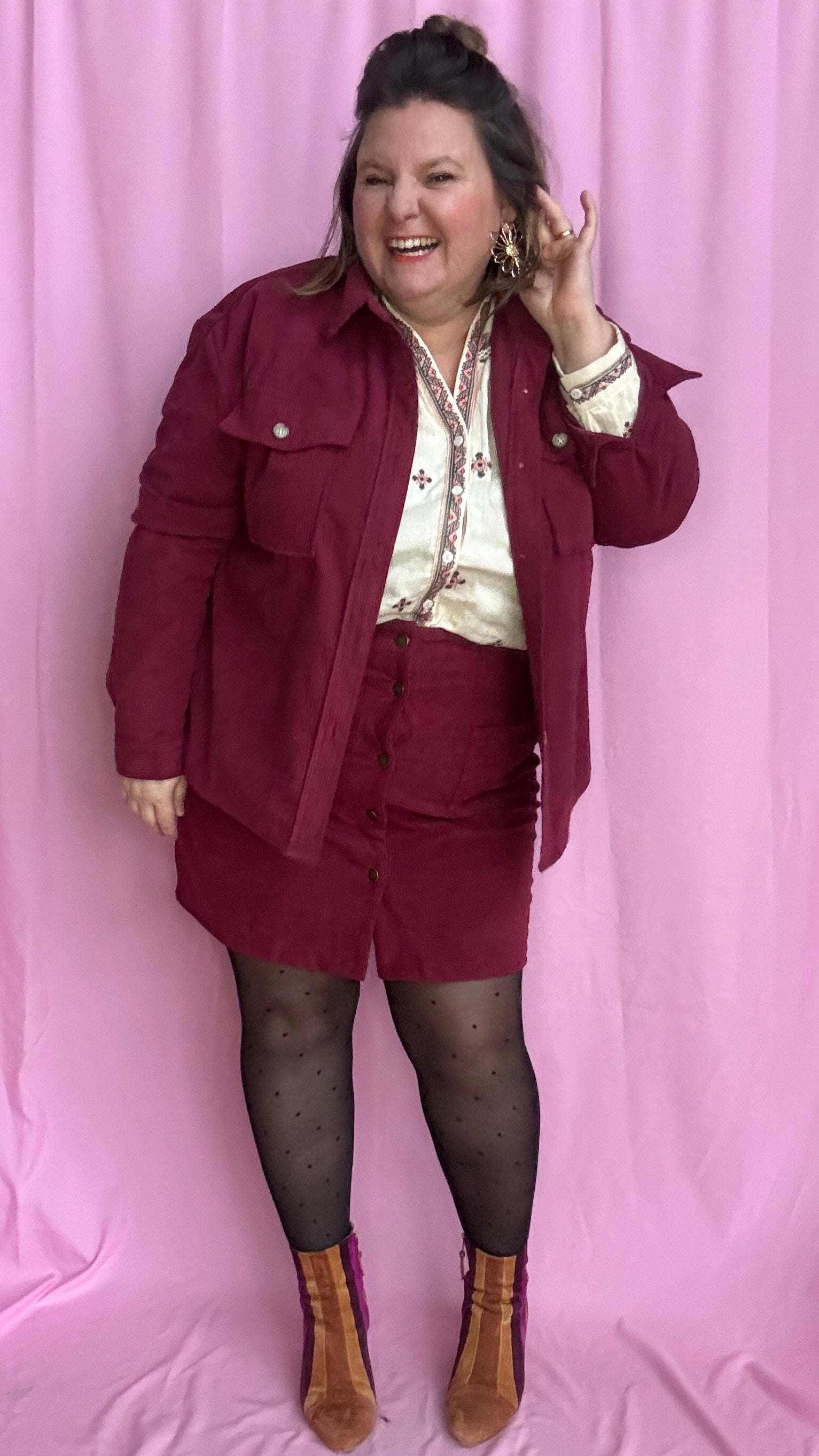 Jupe courte en velours grande taille, bordeau alliant confort, élégance et petit côté glam chic