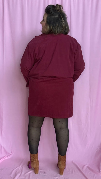 Jupe courte en velours grande taille, bordeau alliant confort, élégance et petit côté glam chic