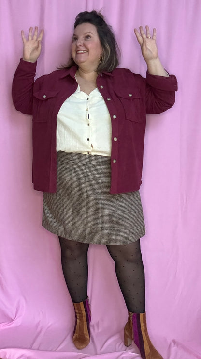 Jupe-short grande taille taupe & chocolat, liserés dorés, boutons déco.