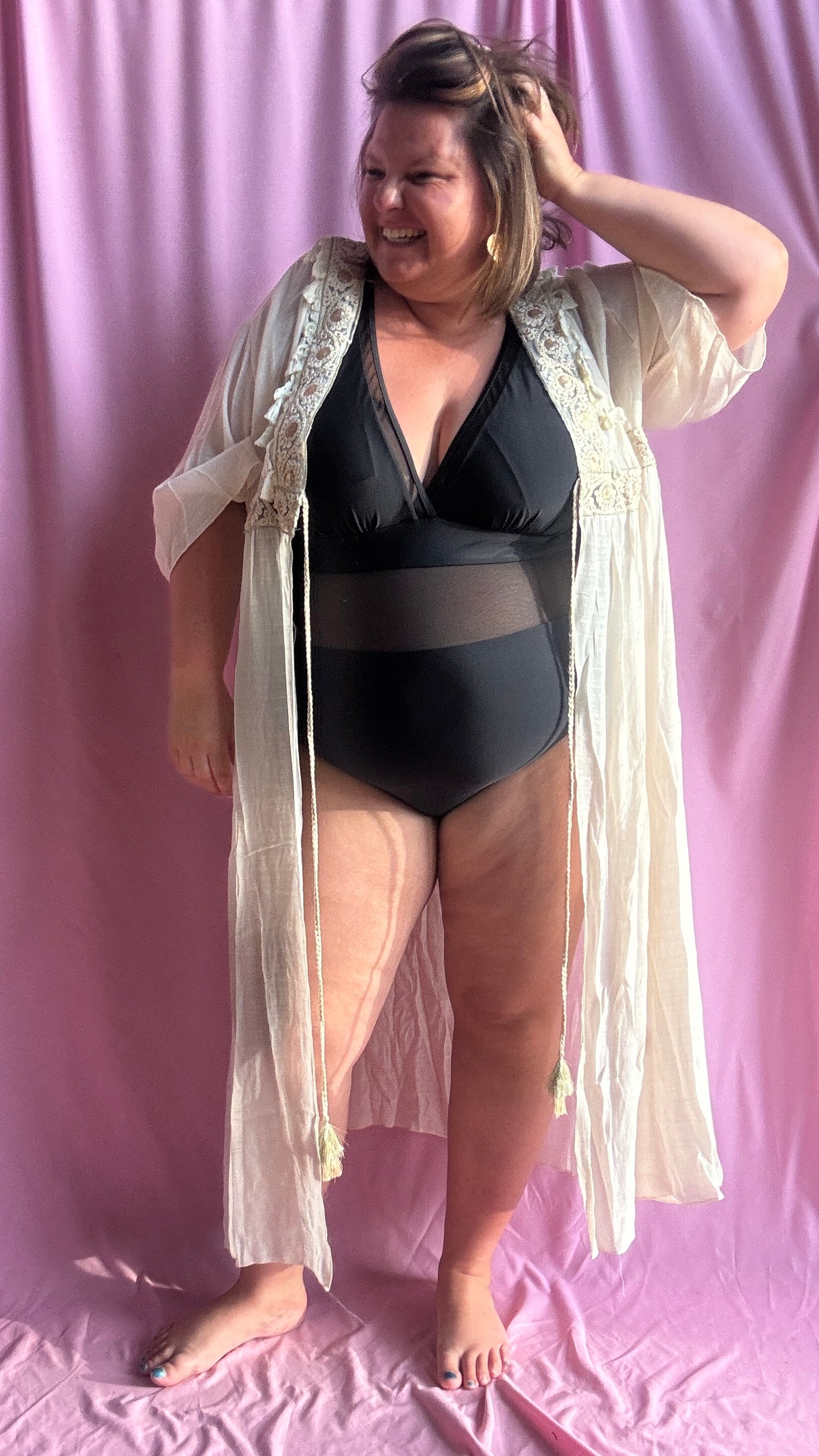 Avec ce maillot de bain grande taille noir, soyez prêt à briller avec élégance et confiance !
