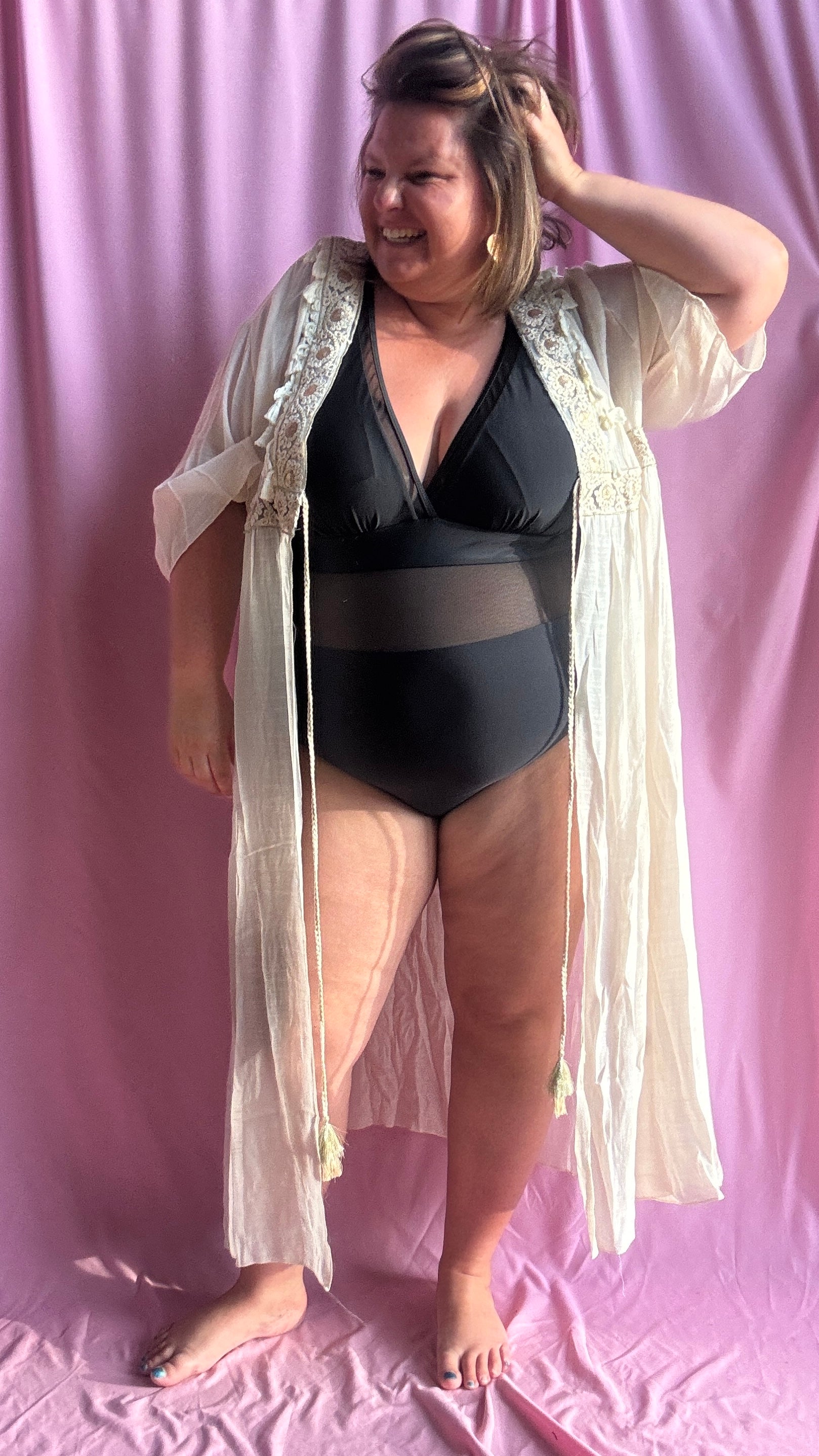 Avec ce maillot de bain grande taille noir, soyez prêt à briller avec élégance et confiance !