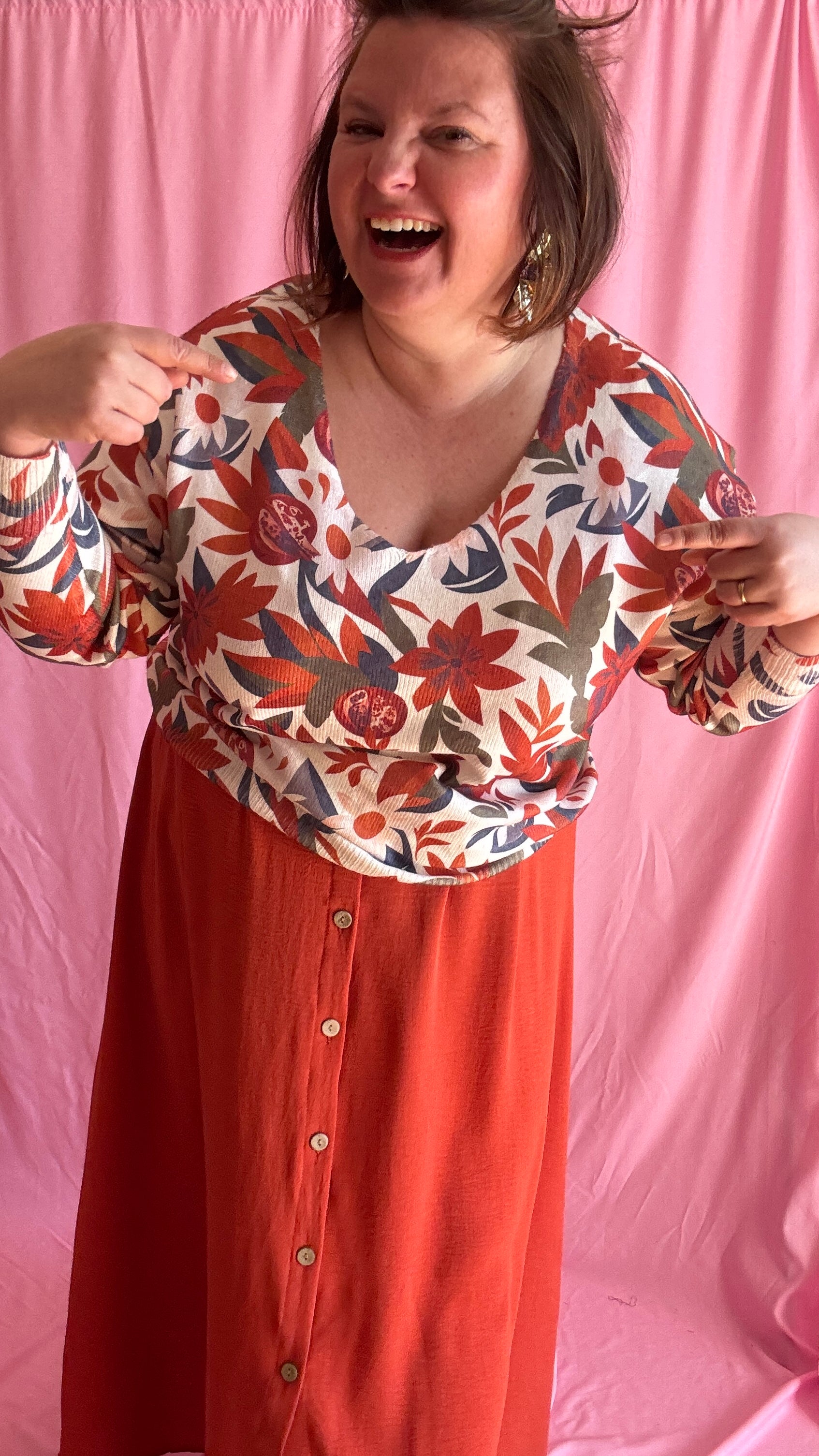 Pull fin grande taille motifs fleurs automnales, col V,maille fine