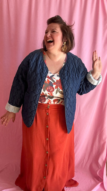 Pull fin grande taille motifs fleurs automnales, col V,maille fine