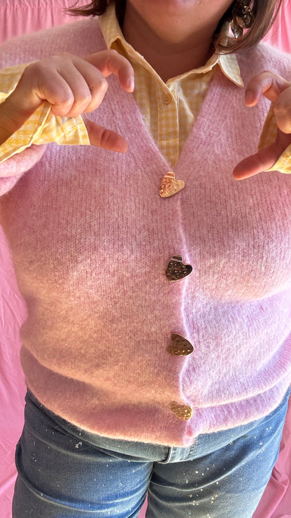 Gilet pull grande taille rose pastel, boutons cœurs dorés devant et manches