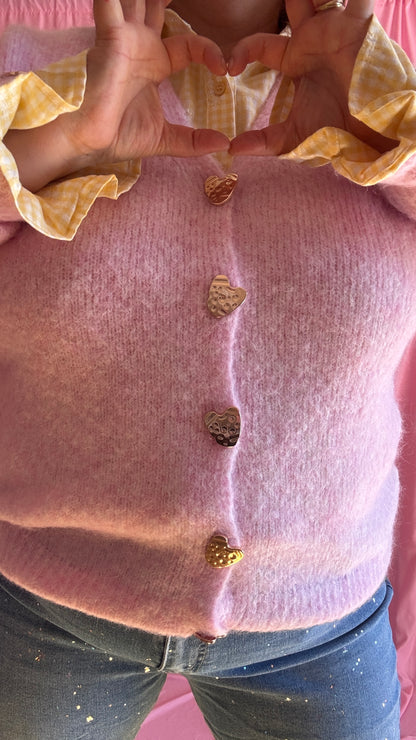 Gilet pull grande taille rose pastel, boutons cœurs dorés devant et manches