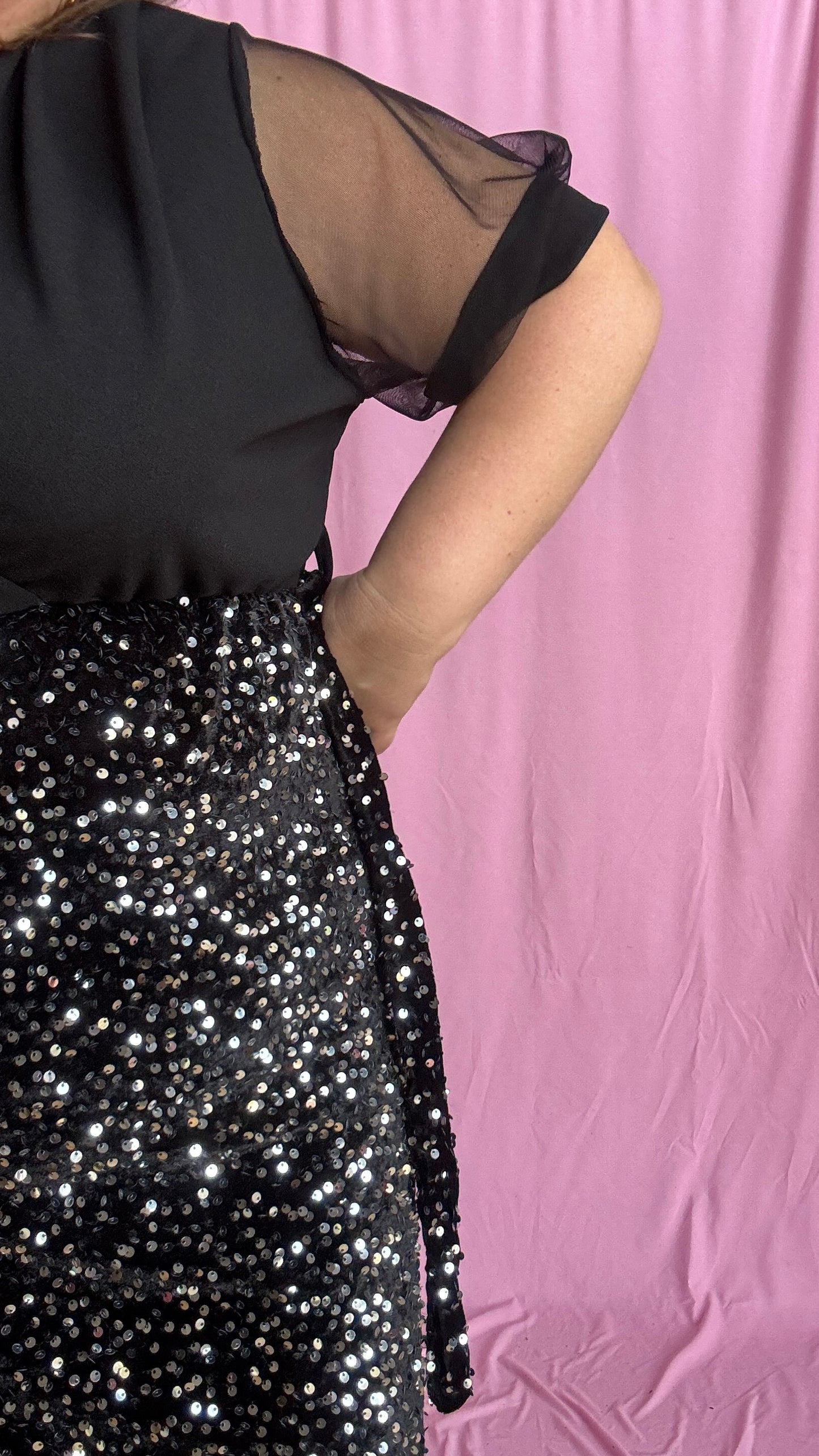 Robe courte grande taille sequin argenté haut en transparence pensée pour faire briller ta silhouette