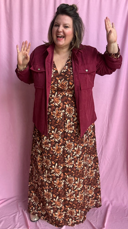 robe longue grande taille élégante, lumineuse et ultra confortable, aux motifs automnaux et liserés dorés