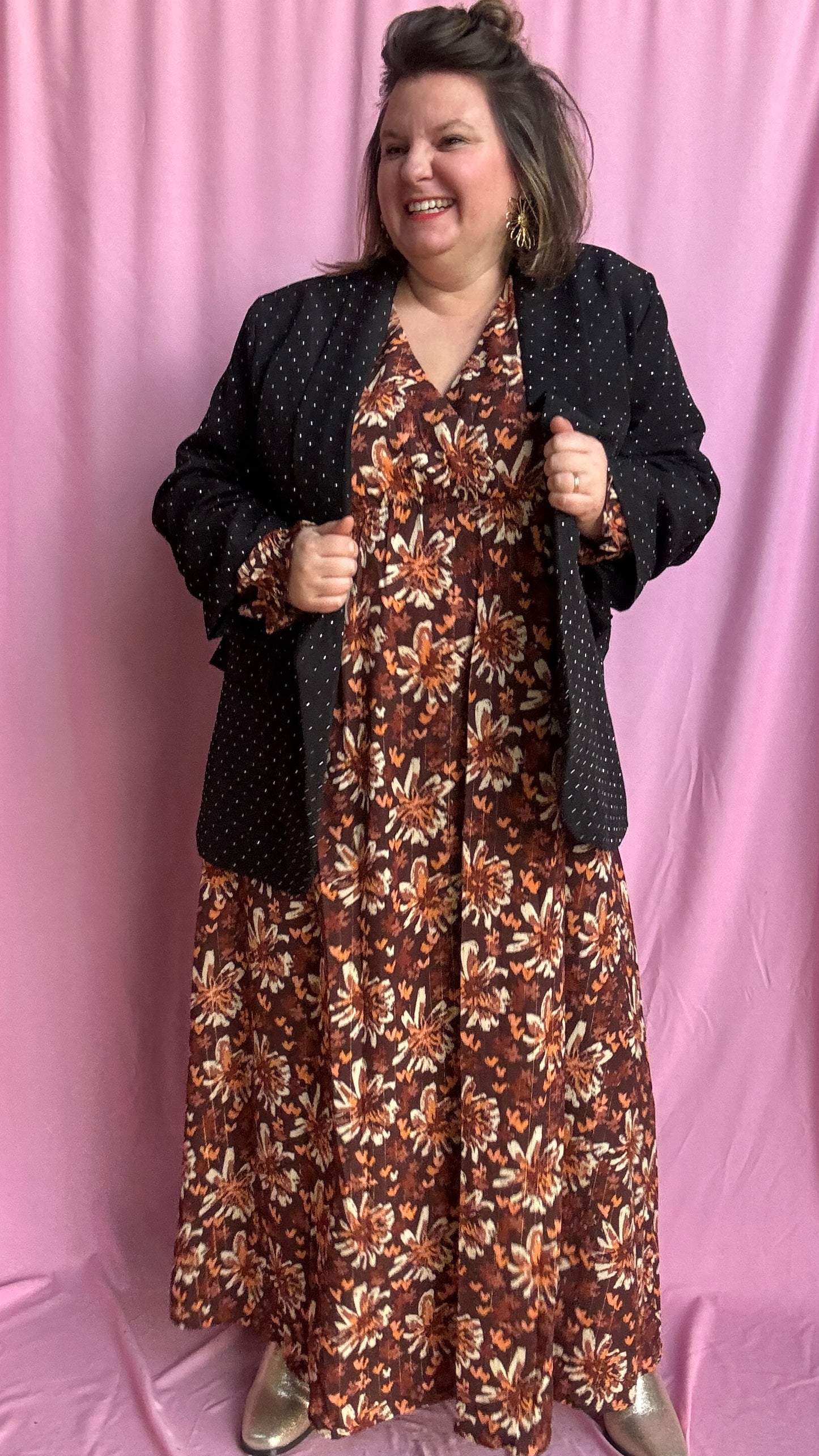 robe longue grande taille élégante, lumineuse et ultra confortable, aux motifs automnaux et liserés dorés