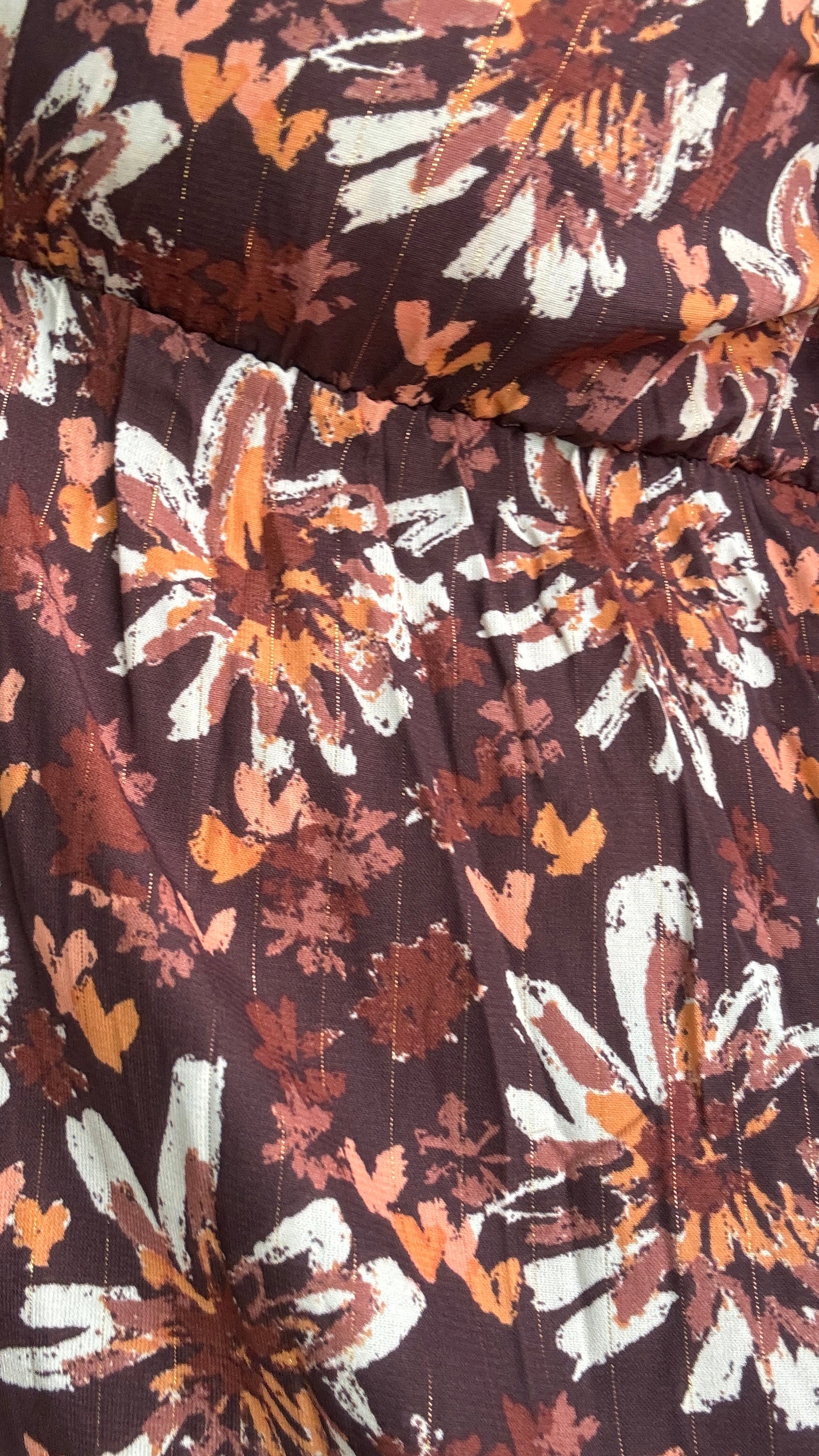 robe longue grande taille élégante, lumineuse et ultra confortable, aux motifs automnaux et liserés dorés