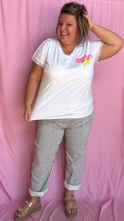 Un tee-shirt grande taille blanc qui respire l'été, la fraîcheur et la bonne humeur , ce modèle Lemoncello apporte une touche fruitée à ton look 