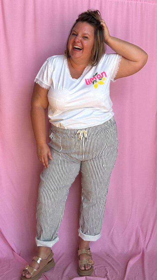 Un tee-shirt grande taille blanc qui respire l'été, la fraîcheur et la bonne humeur , ce modèle Lemoncello apporte une touche fruitée à ton look 