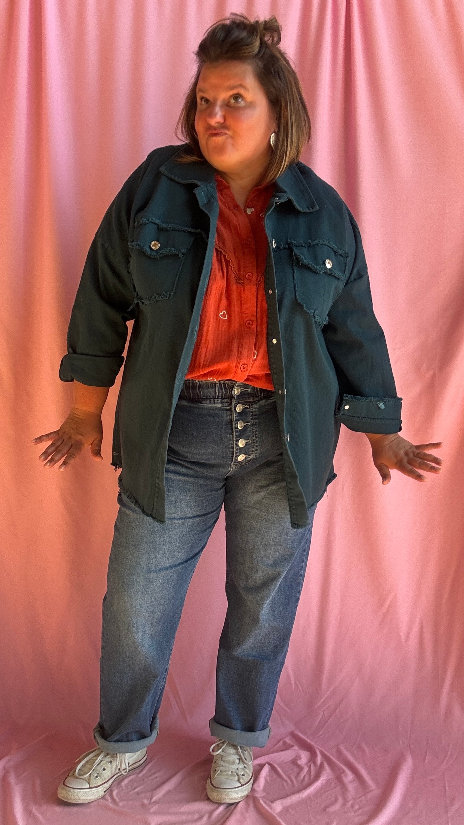 Affirme ton style avec cette veste en jean grande taille mi-longue bleu canard légèrement oversize