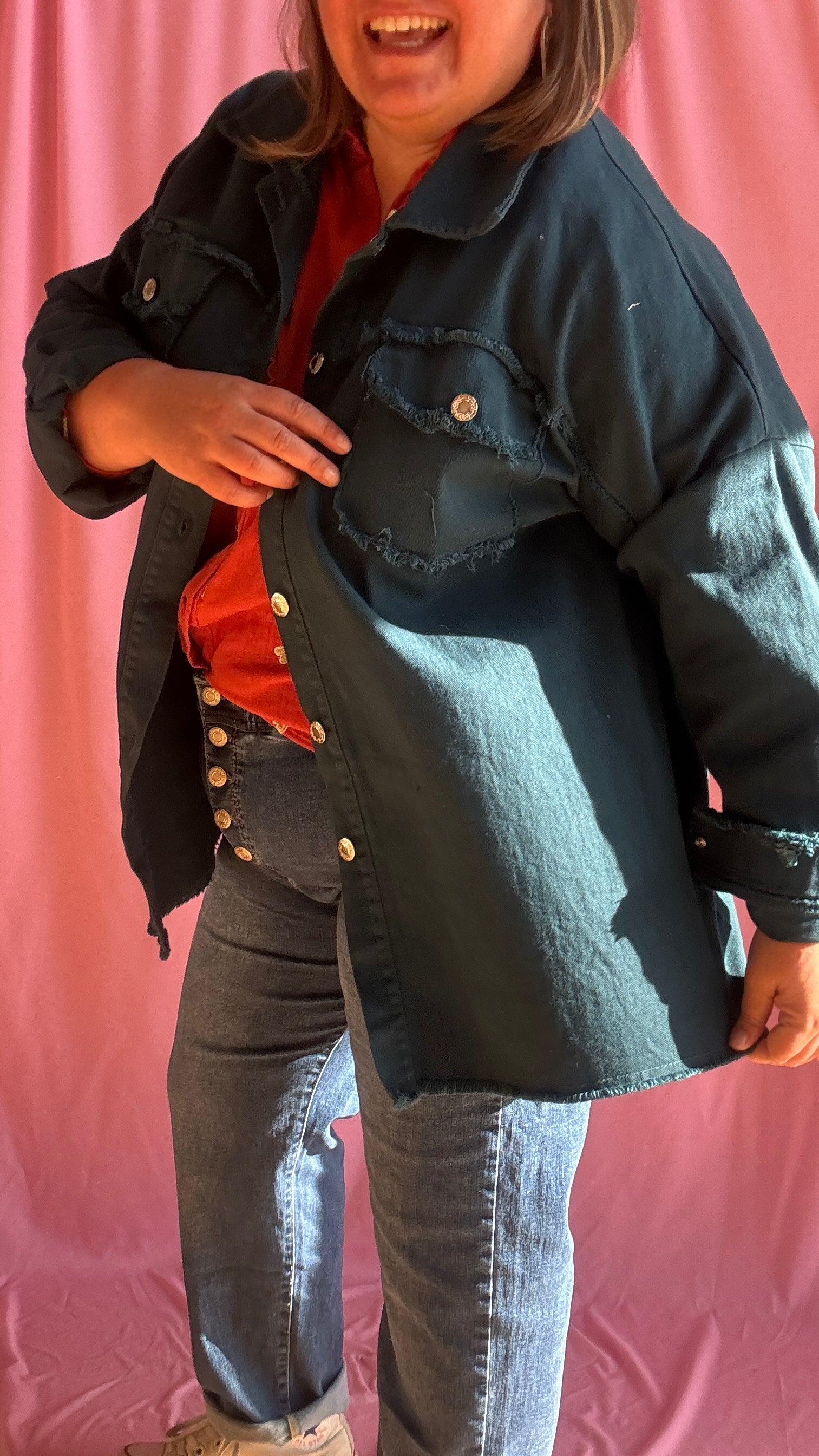 Affirme ton style avec cette veste en jean grande taille mi-longue bleu canard légèrement oversize