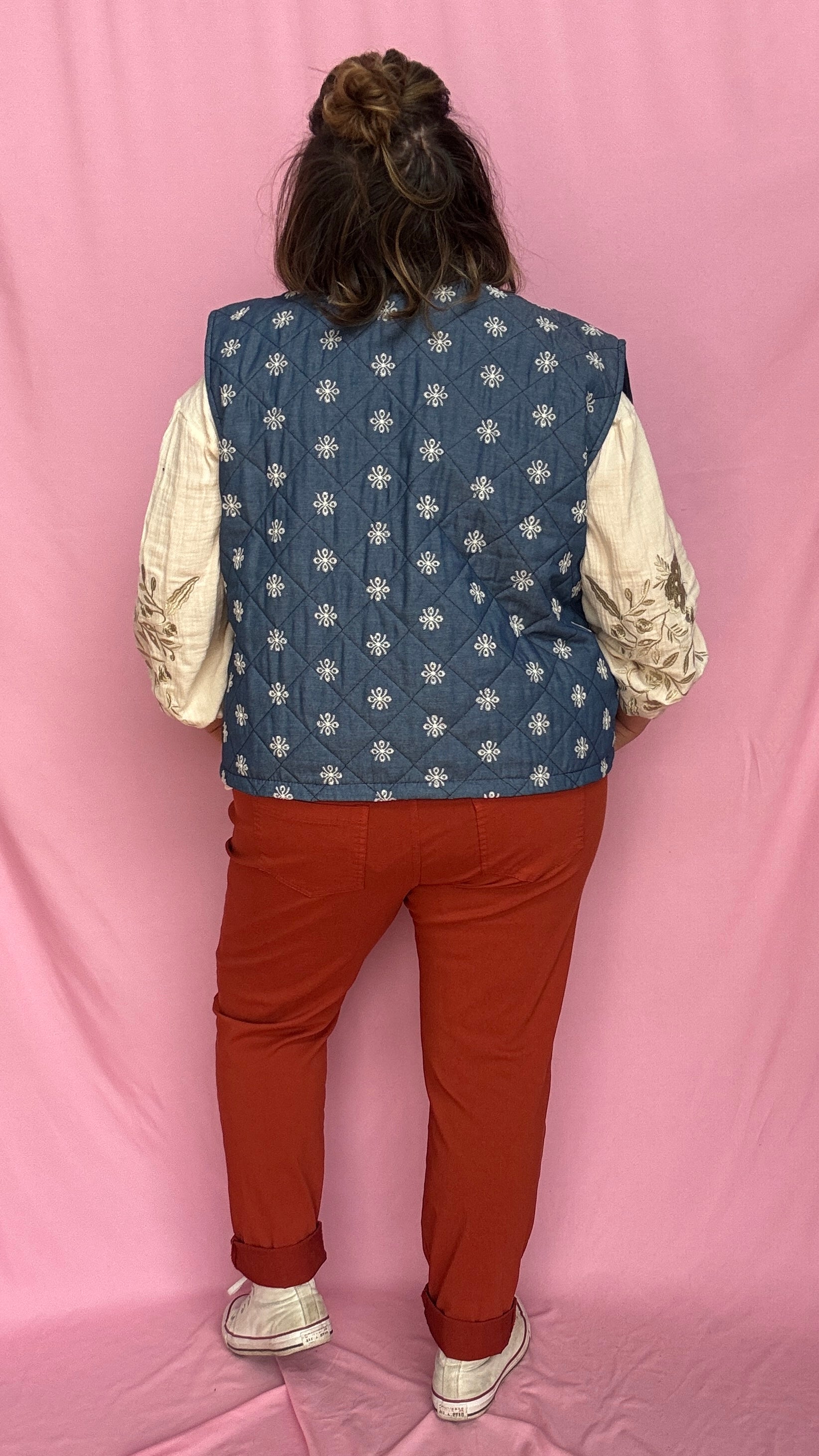 Veste sans manche en jean grande taille, broderies blanches, style bohème et casual