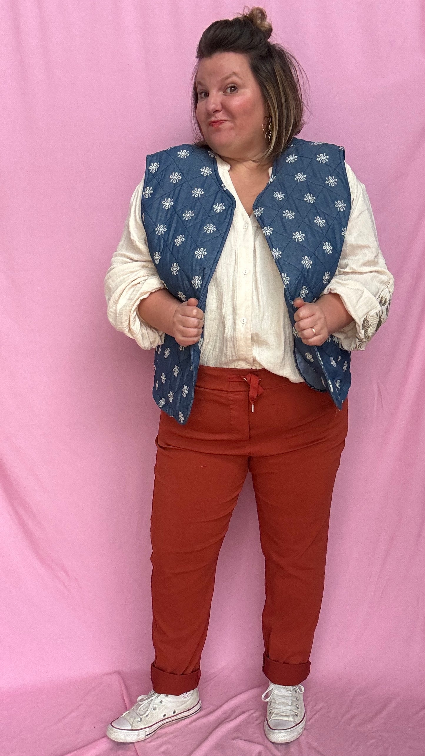 Veste sans manche en jean grande taille, broderies blanches, style bohème et casual